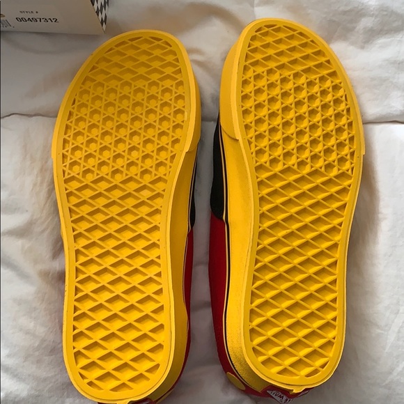 Mickey Mouse Vans - Picture 4 of 6